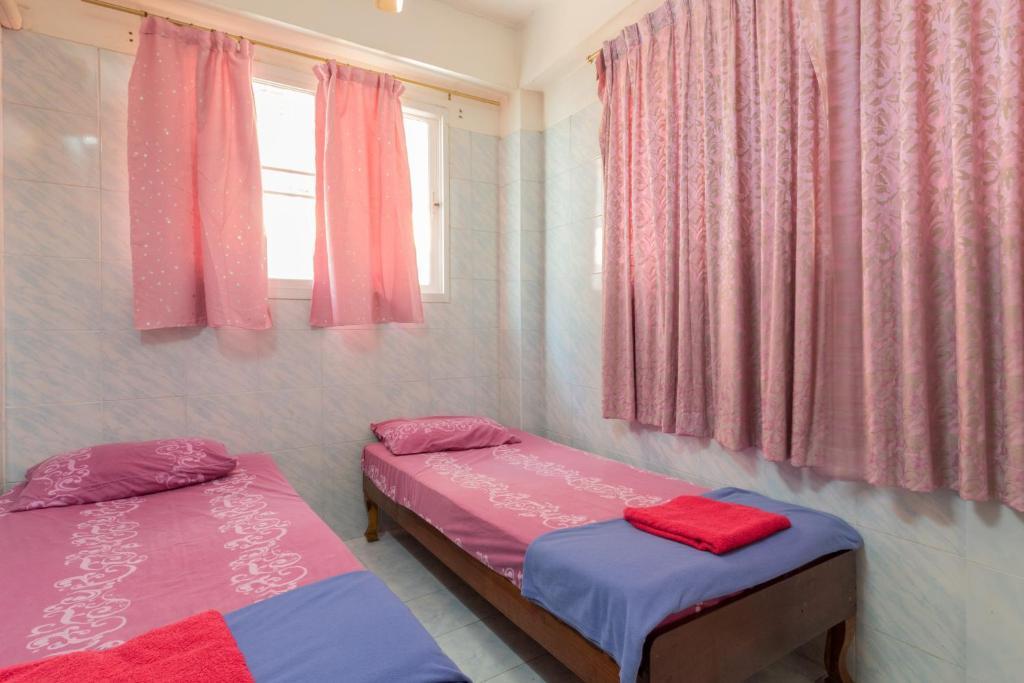New Central Guesthouse Бангкок Экстерьер фото