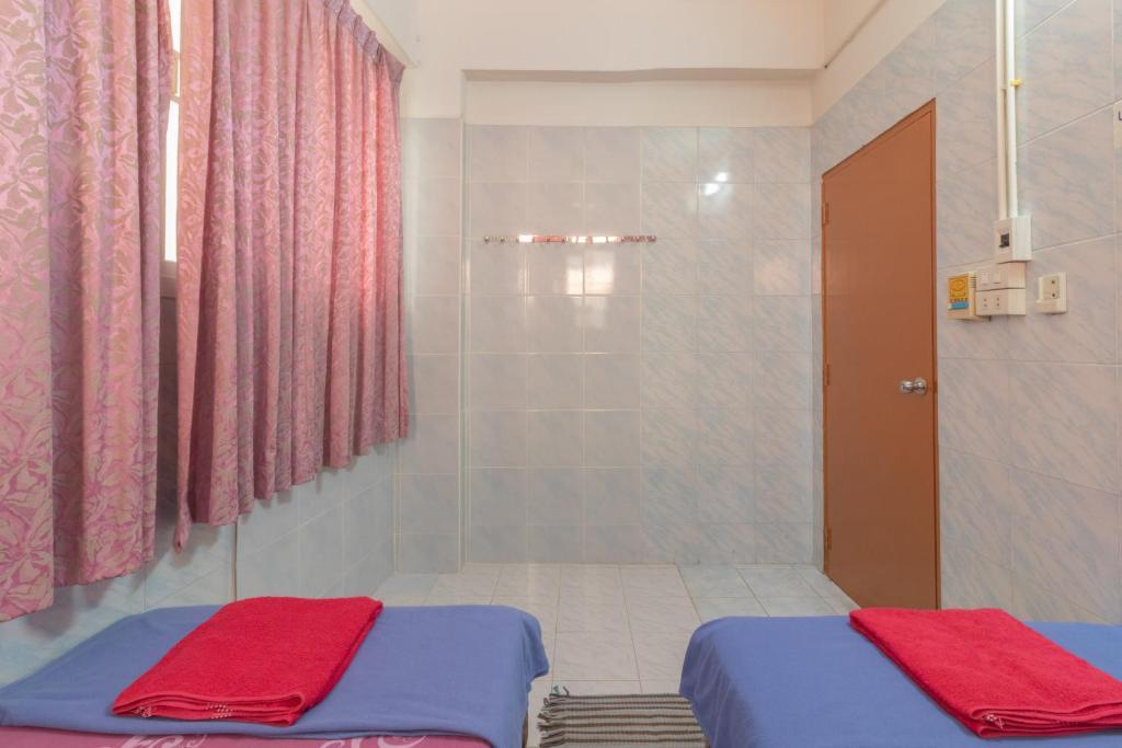 New Central Guesthouse Бангкок Экстерьер фото