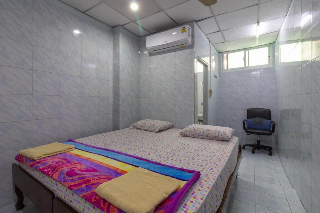 New Central Guesthouse Бангкок Экстерьер фото