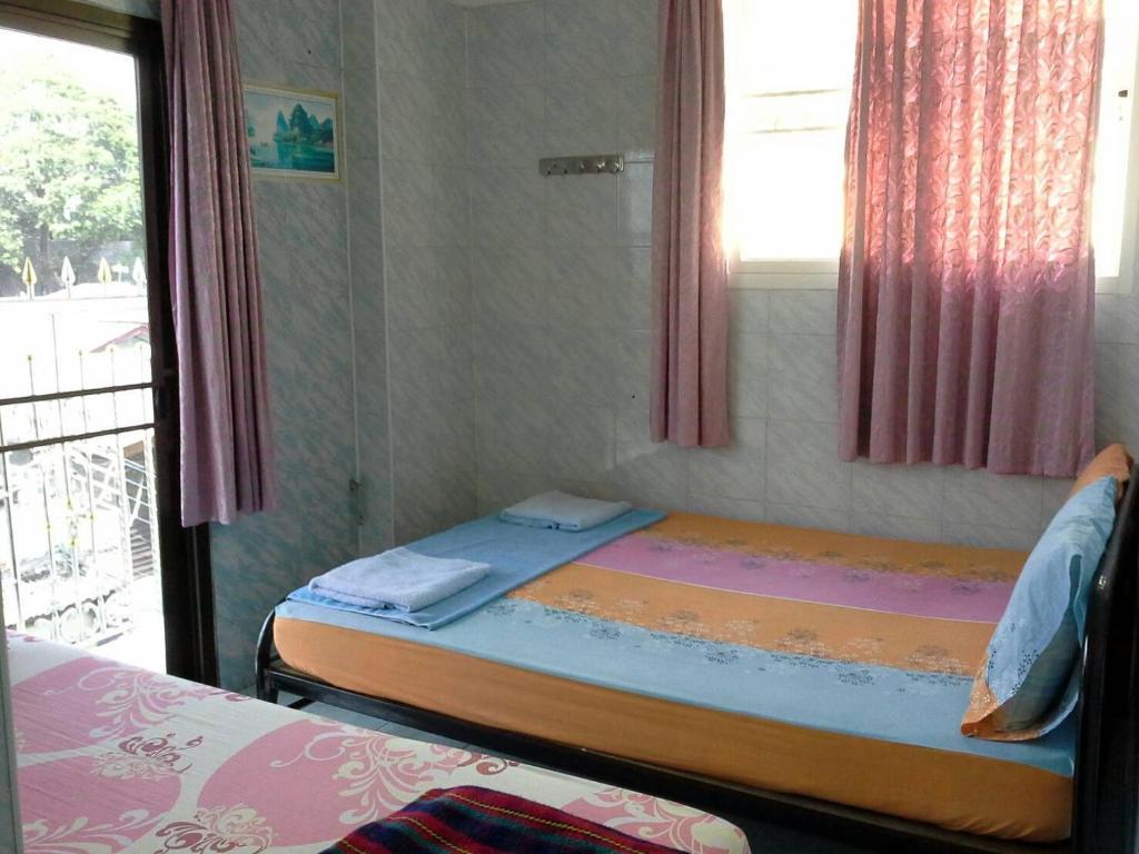 New Central Guesthouse Бангкок Экстерьер фото