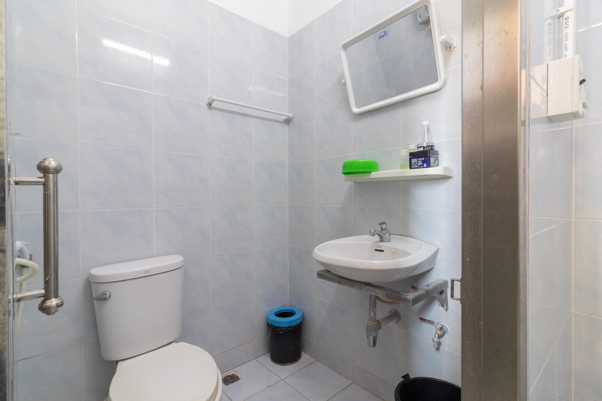 New Central Guesthouse Бангкок Экстерьер фото